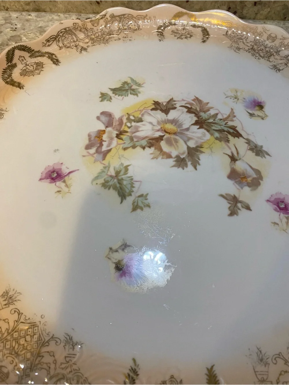 Porcelain Floral‎ Scalloped Serving Plate in Pink and Gold